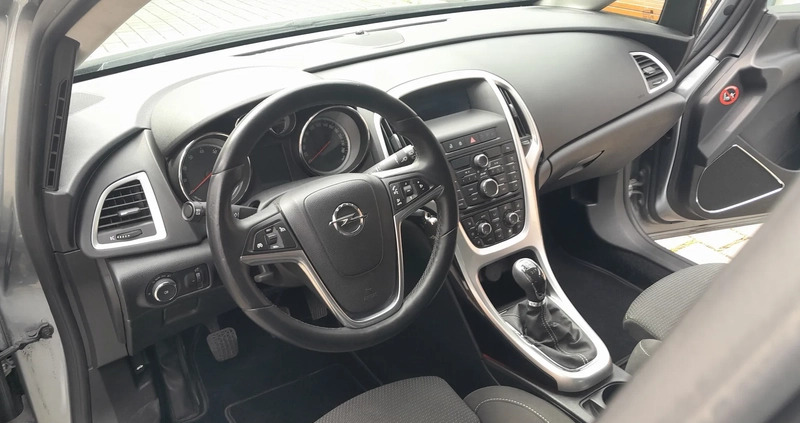 Opel Astra cena 26900 przebieg: 213000, rok produkcji 2010 z Sułkowice małe 301